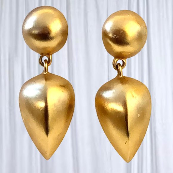 Givenchy Paris New York Earrings Gold Tone Brushed Drop Dangle Post Signed - Picture 5 of 14
